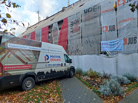 Izolace stropu bytového domu v Nymburku